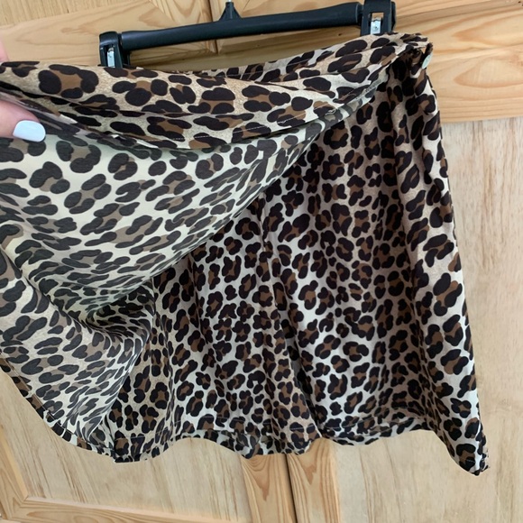 Newport News leopard cheetah animal printed wrap style skort size 12 - Picture 3 of 7